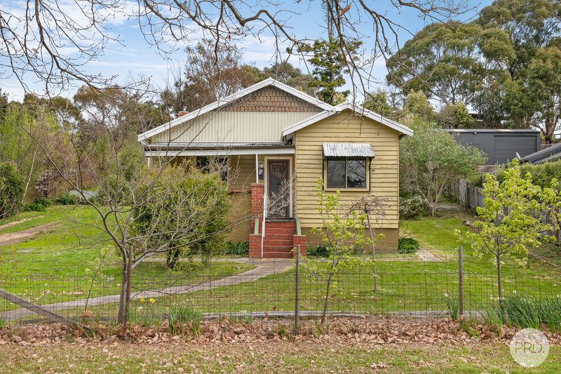 17 Melbourne Road, Creswick VIC 3363