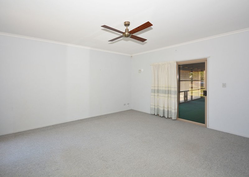 Photo - 17 Meledie Avenue, Kawungan QLD 4655 - Image 8