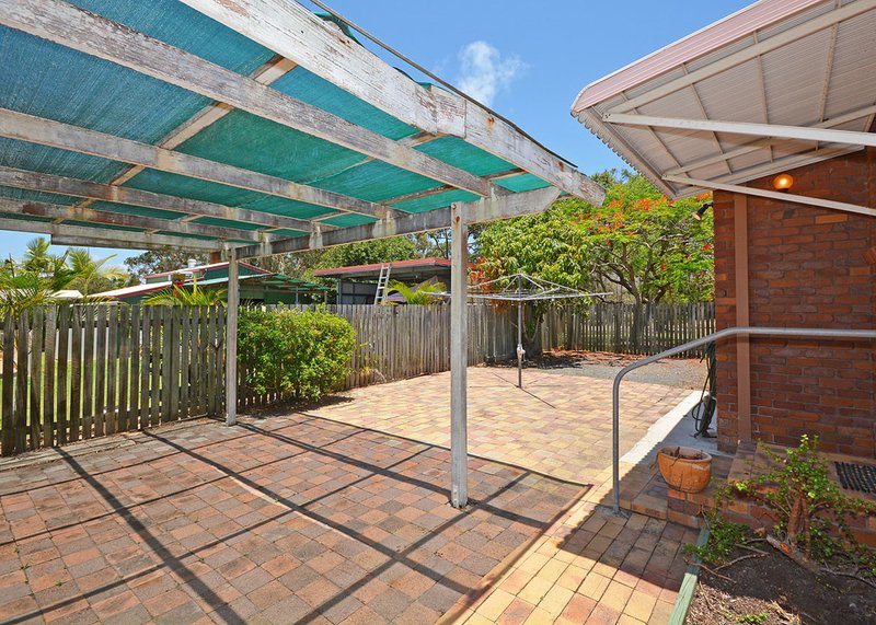 Photo - 17 Meledie Avenue, Kawungan QLD 4655 - Image 22