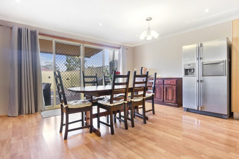 Photo - 1/7 Melita Avenue, Werribee VIC 3030 - Image 7