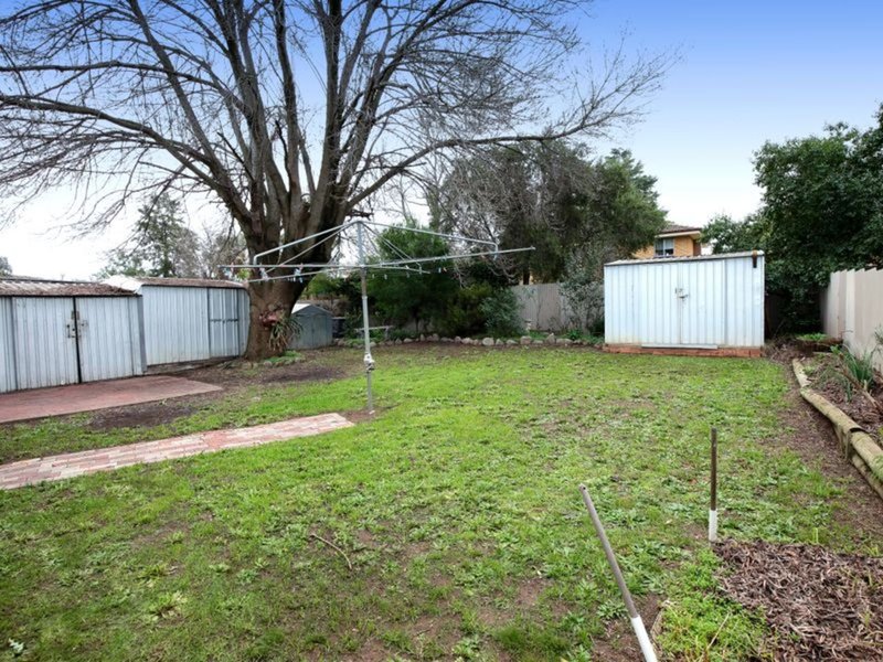 Photo - 17 Menzies Avenue, Kooringal NSW 2650 - Image 12