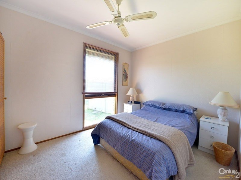 Photo - 17 Merrigum Crescent, Clarinda VIC 3169 - Image 5