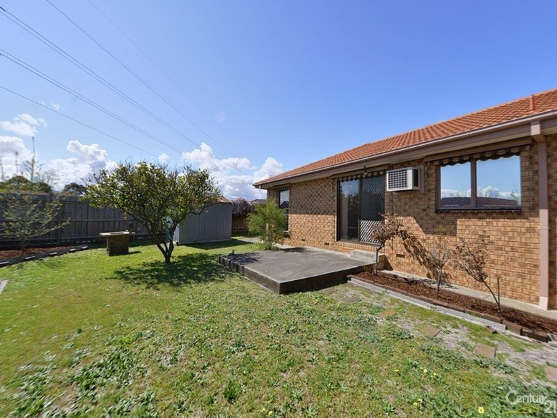 Photo - 17 Merrigum Crescent, Clarinda VIC 3169 - Image 8