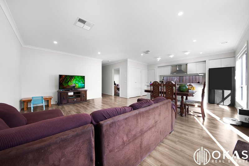 Photo - 17 Midpride Street, Tarneit VIC 3029 - Image 4