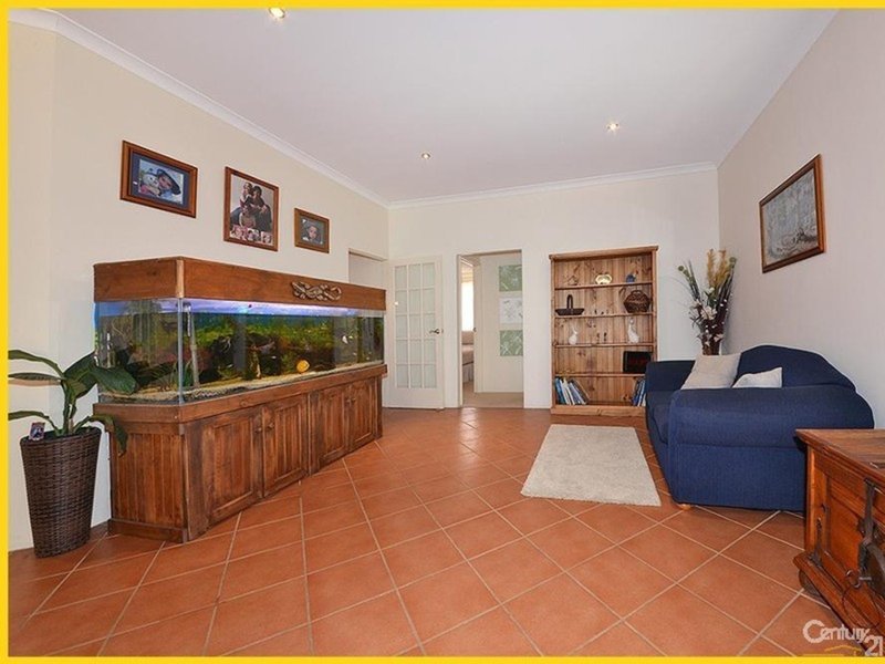 Photo - 17 Milford Green, Mindarie WA 6030 - Image 5