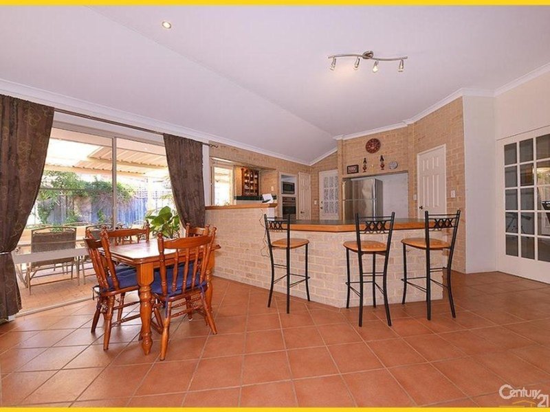 Photo - 17 Milford Green, Mindarie WA 6030 - Image 9