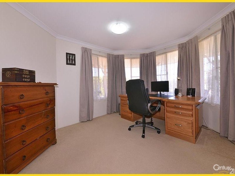 Photo - 17 Milford Green, Mindarie WA 6030 - Image 13