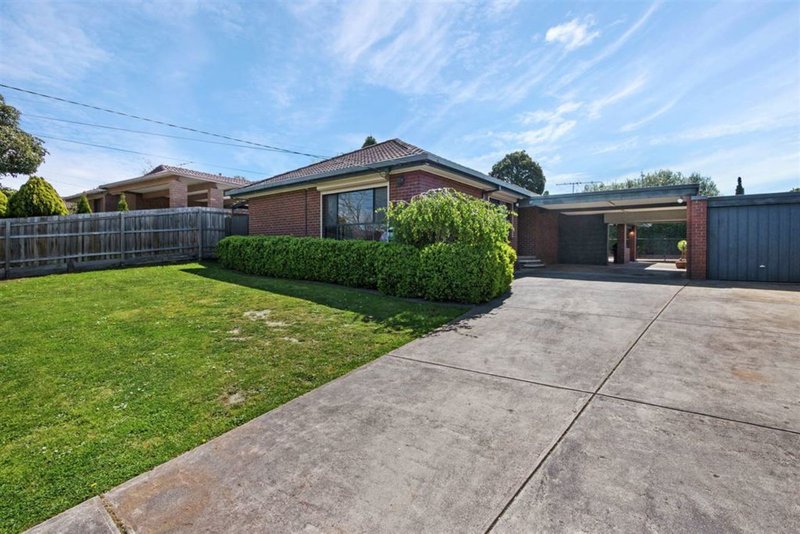 Photo - 17 Minchinbury Drive, Vermont South VIC 3133 - Image 2