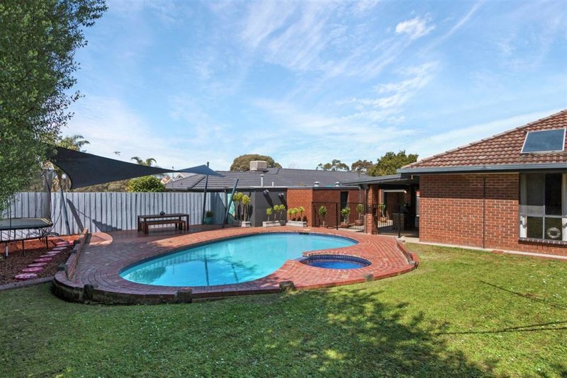 Photo - 17 Minchinbury Drive, Vermont South VIC 3133 - Image 12