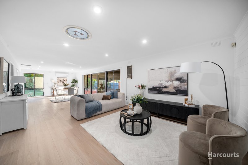 Photo - 17 Minchinbury Drive, Vermont South VIC 3133 - Image 2