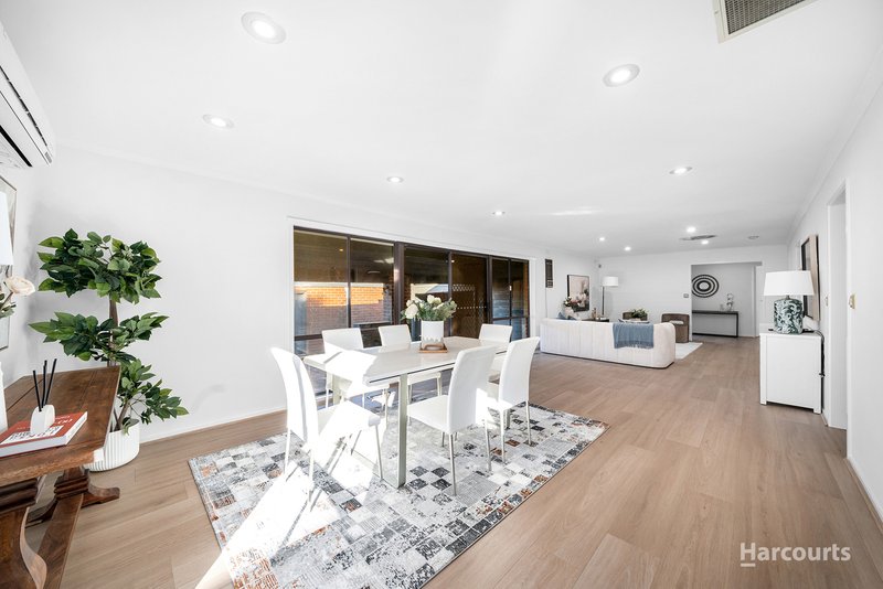 Photo - 17 Minchinbury Drive, Vermont South VIC 3133 - Image 3