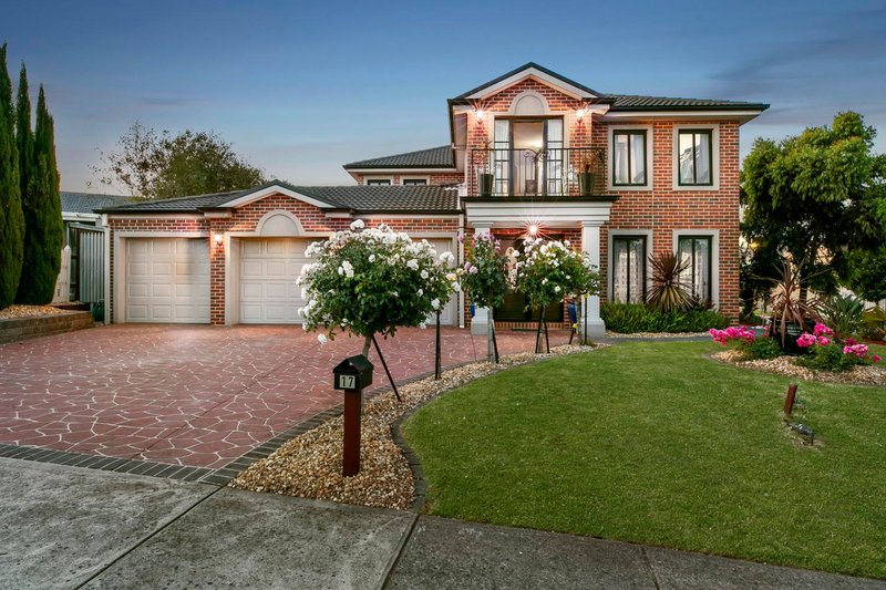 17 Minton Walk, Narre Warren South VIC 3805