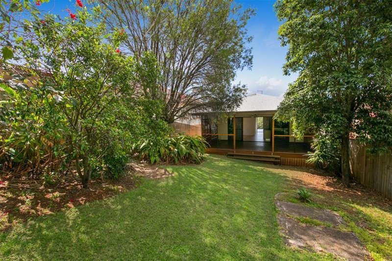 Photo - 17 Miriam Street, Holland Park West QLD 4121 - Image 8