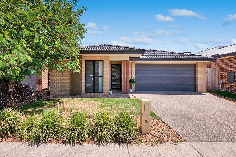 17 Mitta Mitta Street, Clyde North VIC 3978