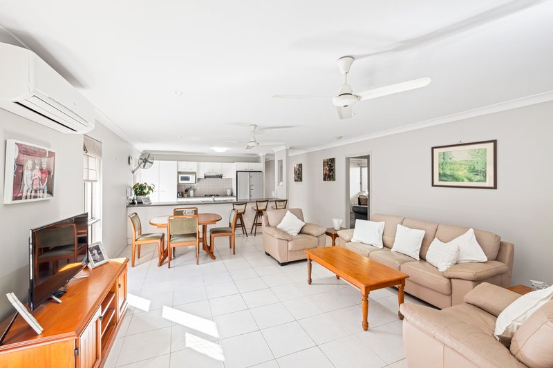 Photo - 17 Mona Street, Whitfield QLD 4870 - Image 6