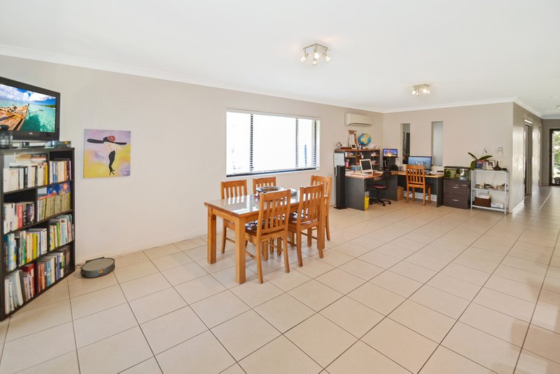 Photo - 17 Monarch Place, Beerwah QLD 4519 - Image 6