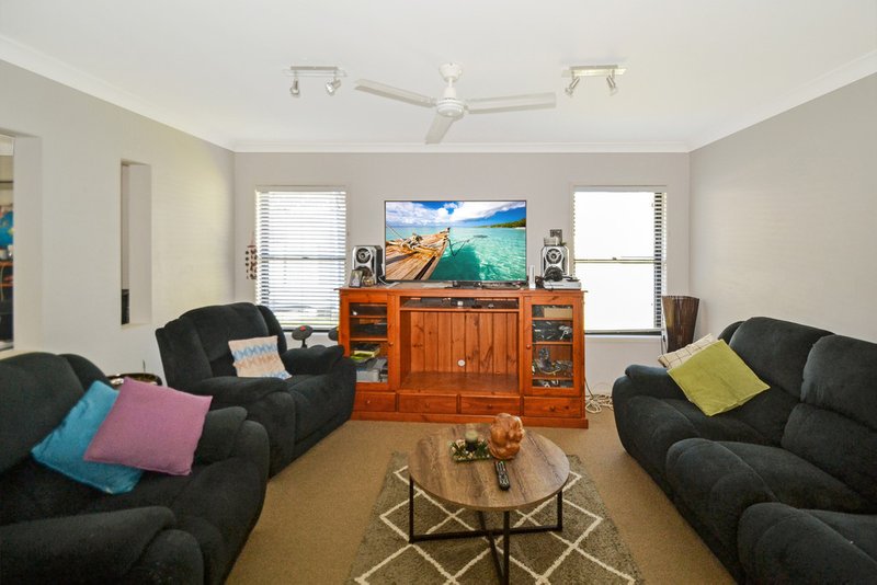 Photo - 17 Monarch Place, Beerwah QLD 4519 - Image 7