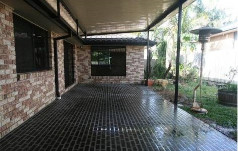 Photo - 17 Montclare Court, Cashmere QLD 4500 - Image 3