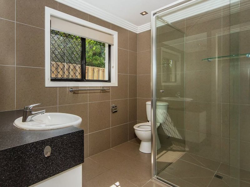 Photo - 17 Montezuma Dr , Burleigh Waters QLD 4220 - Image 9