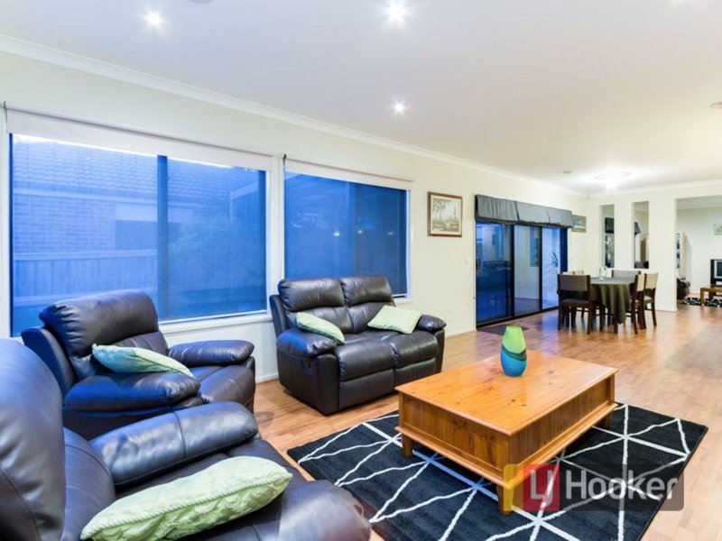 Photo - 17 Montpelier Drive, Berwick VIC 3806 - Image 9