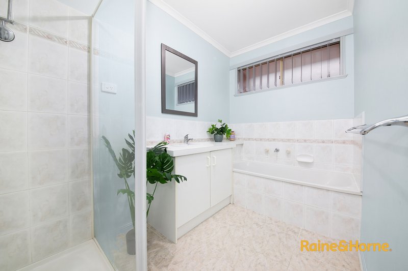 Photo - 17 Montrose Way, Cranbourne West VIC 3977 - Image 9