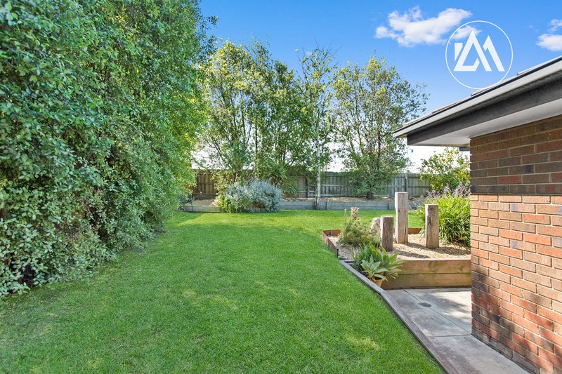 Photo - 17 Monze Drive, Langwarrin VIC 3910 - Image 13