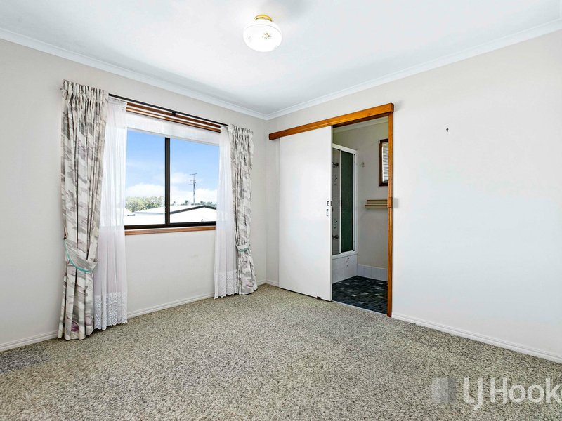 Photo - 17 Moonbi Street, Scarness QLD 4655 - Image 16