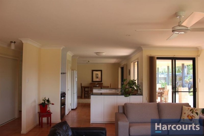 Photo - 17 Mossman Way, Sandstone Point QLD 4511 - Image 6