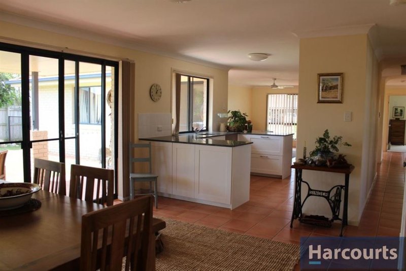 Photo - 17 Mossman Way, Sandstone Point QLD 4511 - Image 10