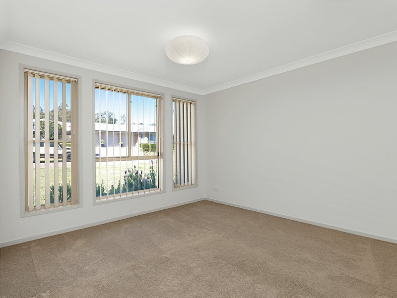 Photo - 17 Mount Pleasant Grove, Cessnock NSW 2325 - Image 10