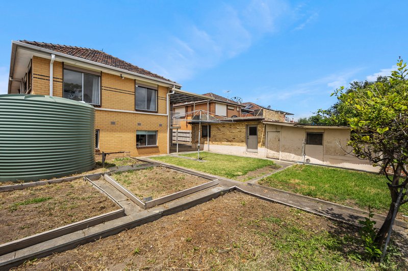 Photo - 17 Mount View Road, Thomastown VIC 3074 - Image 28