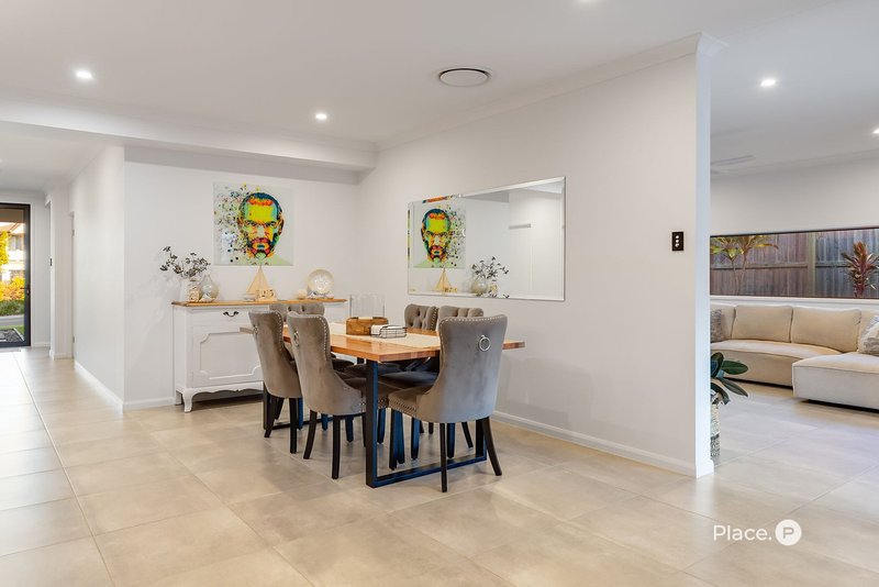 Photo - 17 Mountain Ash Way, Redland Bay QLD 4165 - Image 6