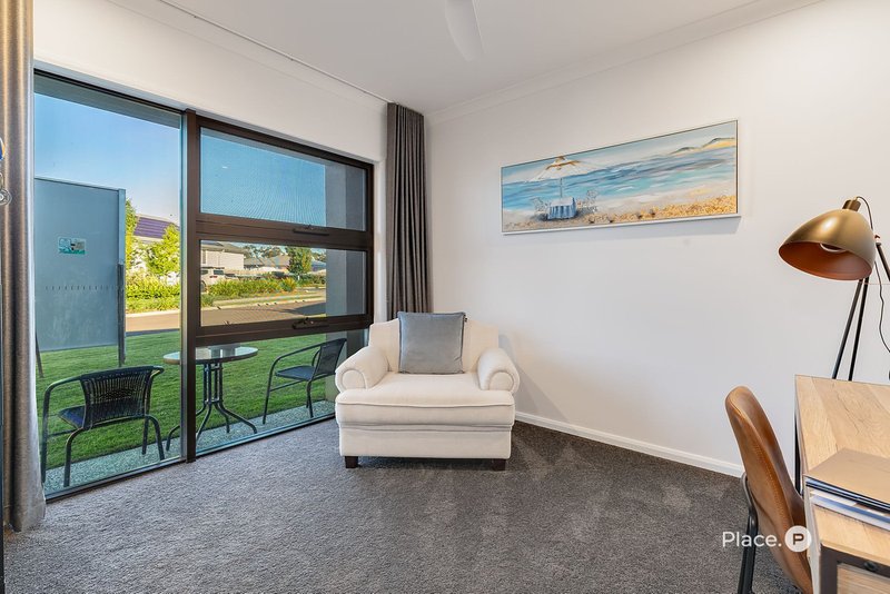 Photo - 17 Mountain Ash Way, Redland Bay QLD 4165 - Image 14