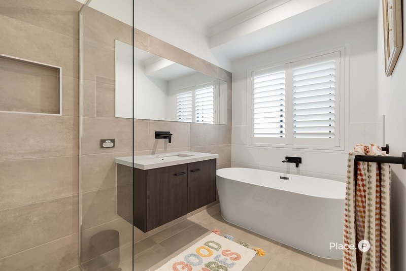 Photo - 17 Mountain Ash Way, Redland Bay QLD 4165 - Image 15