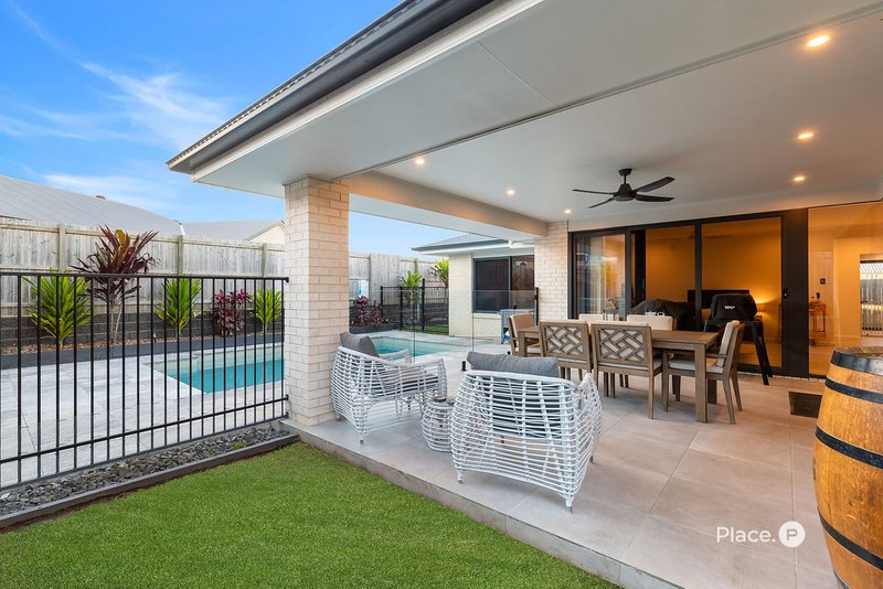 Photo - 17 Mountain Ash Way, Redland Bay QLD 4165 - Image 17