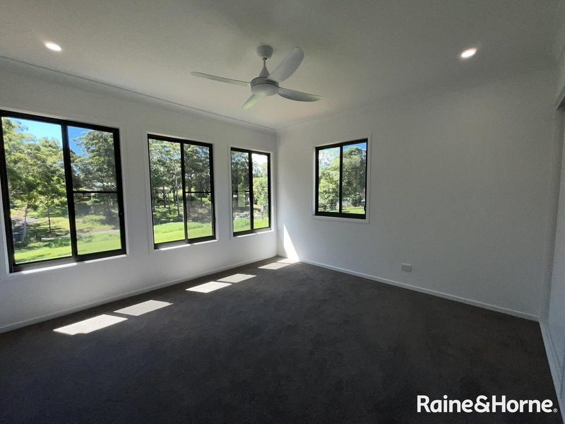 Photo - 17 Mountain View Crescent, Russell Island QLD 4184 - Image 12
