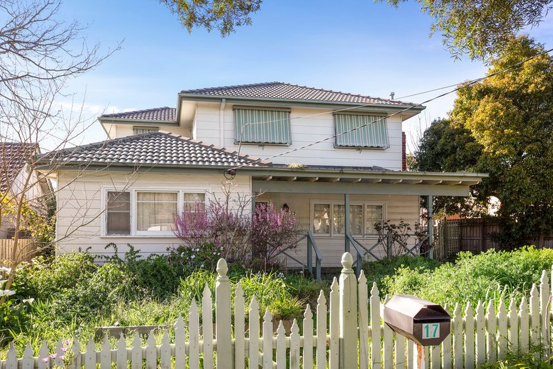 Photo - 17 Mountain View Road, Nunawading VIC 3131 - Image 2