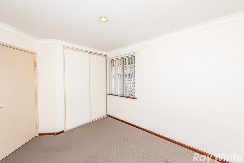 Photo - 17 Mugana Crescent, Waggrakine WA 6530 - Image 6