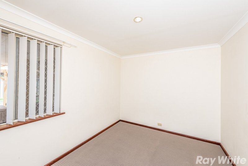 Photo - 17 Mugana Crescent, Waggrakine WA 6530 - Image 11