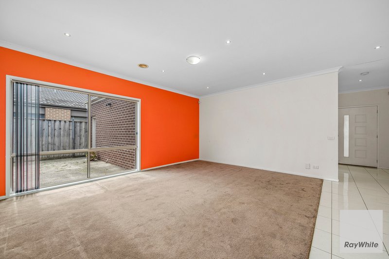 Photo - 17 Muirfield Street, Deer Park VIC 3023 - Image 2