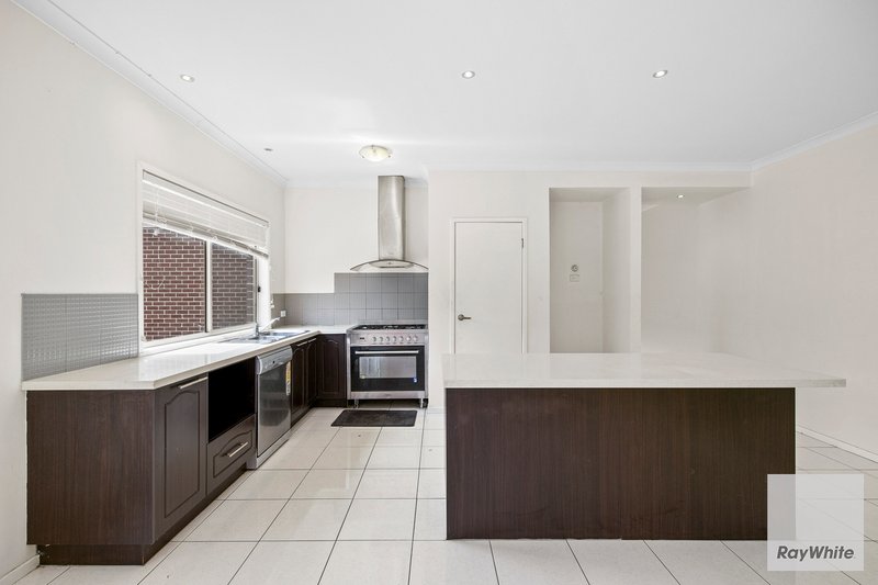 Photo - 17 Muirfield Street, Deer Park VIC 3023 - Image 3