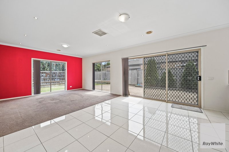 Photo - 17 Muirfield Street, Deer Park VIC 3023 - Image 4