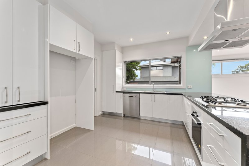 Photo - 17 Munro Street, Macleod VIC 3085 - Image 3