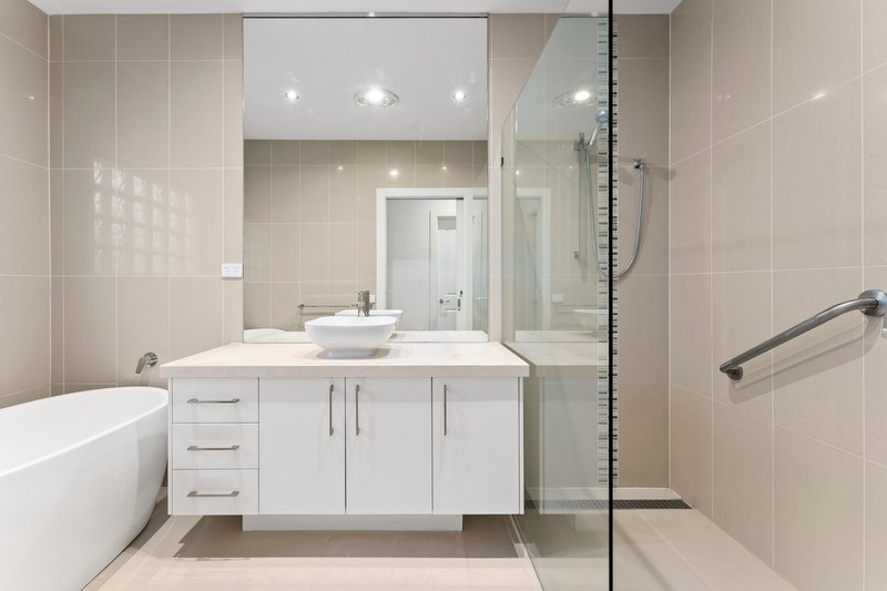 Photo - 17 Munro Street, Macleod VIC 3085 - Image 5