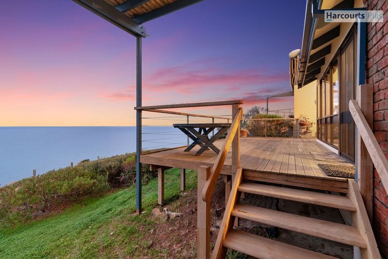 Photo - 17 Murnada Street, Hallett Cove SA 5158 - Image 4