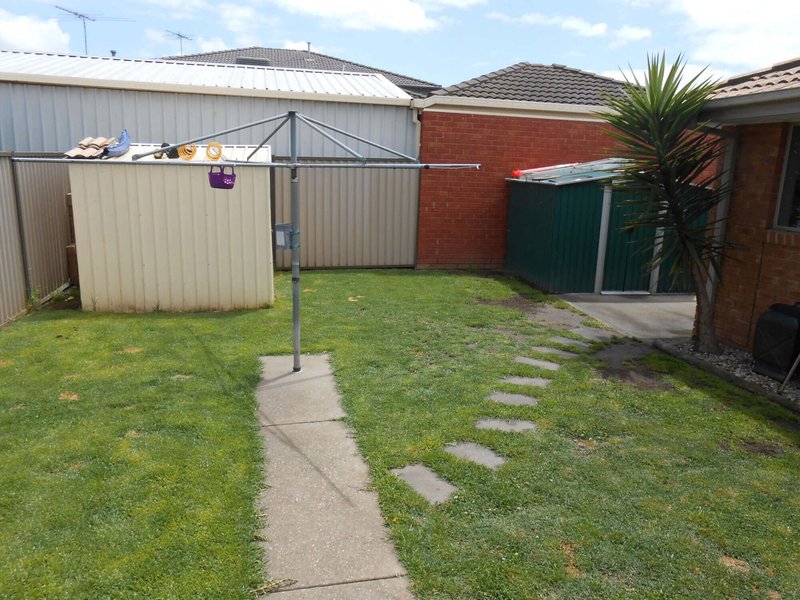 Photo - 17 Murray Walk, Roxburgh Park VIC 3064 - Image 24