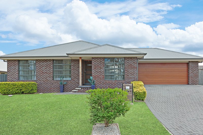 17 Myrtle Crescent, Aberglasslyn NSW 2320