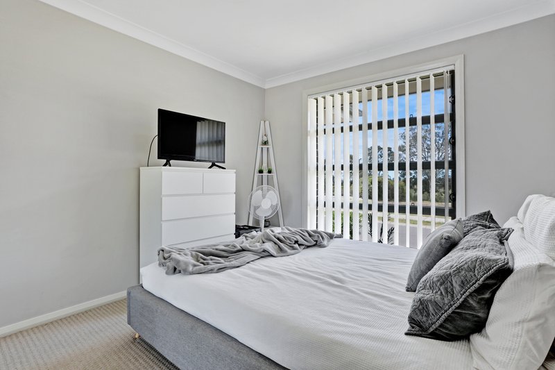 Photo - 17 Myrtle Crescent, Aberglasslyn NSW 2320 - Image 6