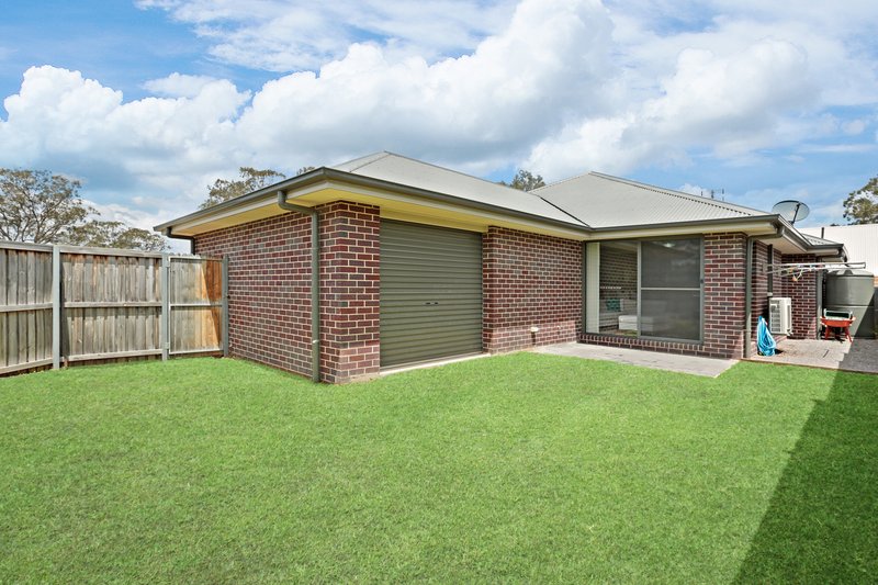 Photo - 17 Myrtle Crescent, Aberglasslyn NSW 2320 - Image 8