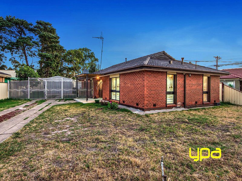 17 Myuna Drive, Kings Park VIC 3021